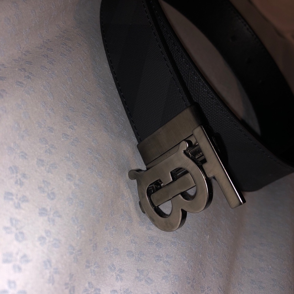 Burberry reversible belt